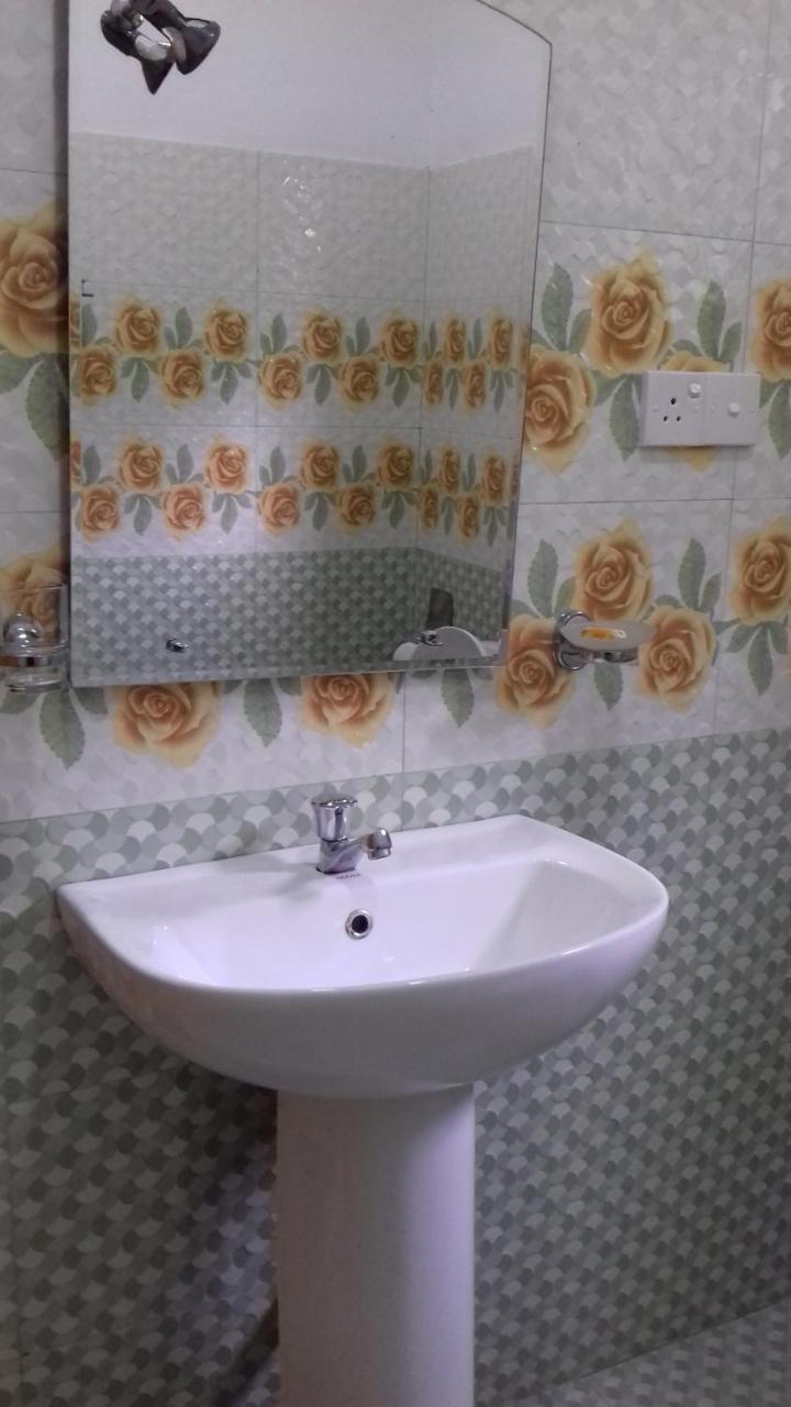 Rainbow Guest House هيكادوفا المظهر الخارجي الصورة