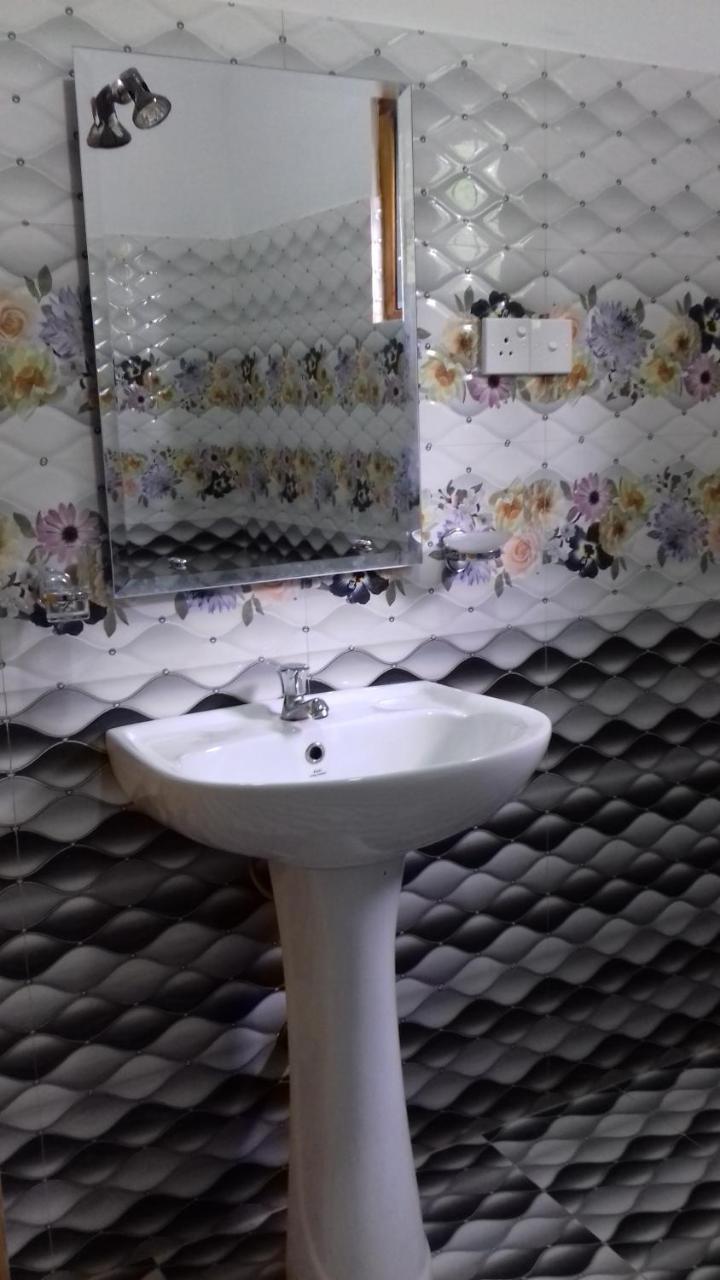 Rainbow Guest House هيكادوفا المظهر الخارجي الصورة